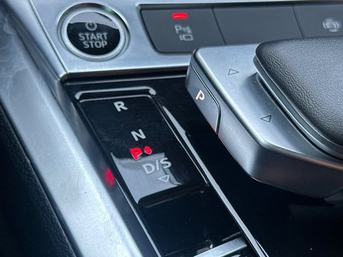 Used 2024 Audi Q8 e-tron Premium image 28