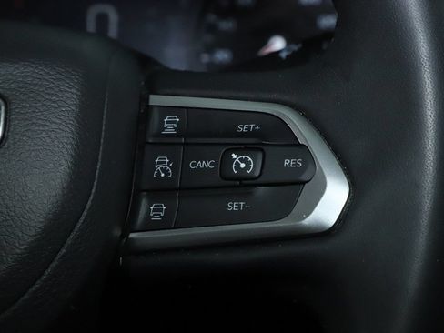 Used 2025 Jeep Compass Limited AWD/4WD image 23
