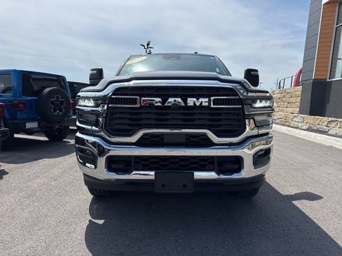 Used 2025 RAM 2500 Big Horn AWD/4WD image 9