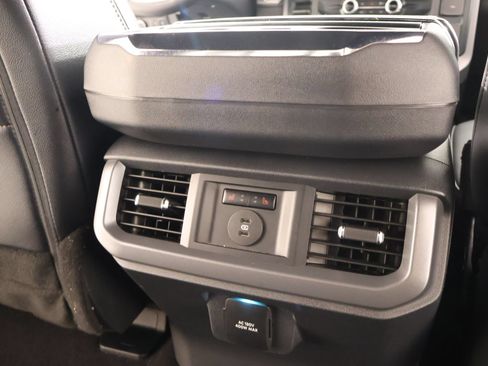 Used 2025 Ford F150 Lariat w/ Equipment Group 502A High AWD/4WD image 18