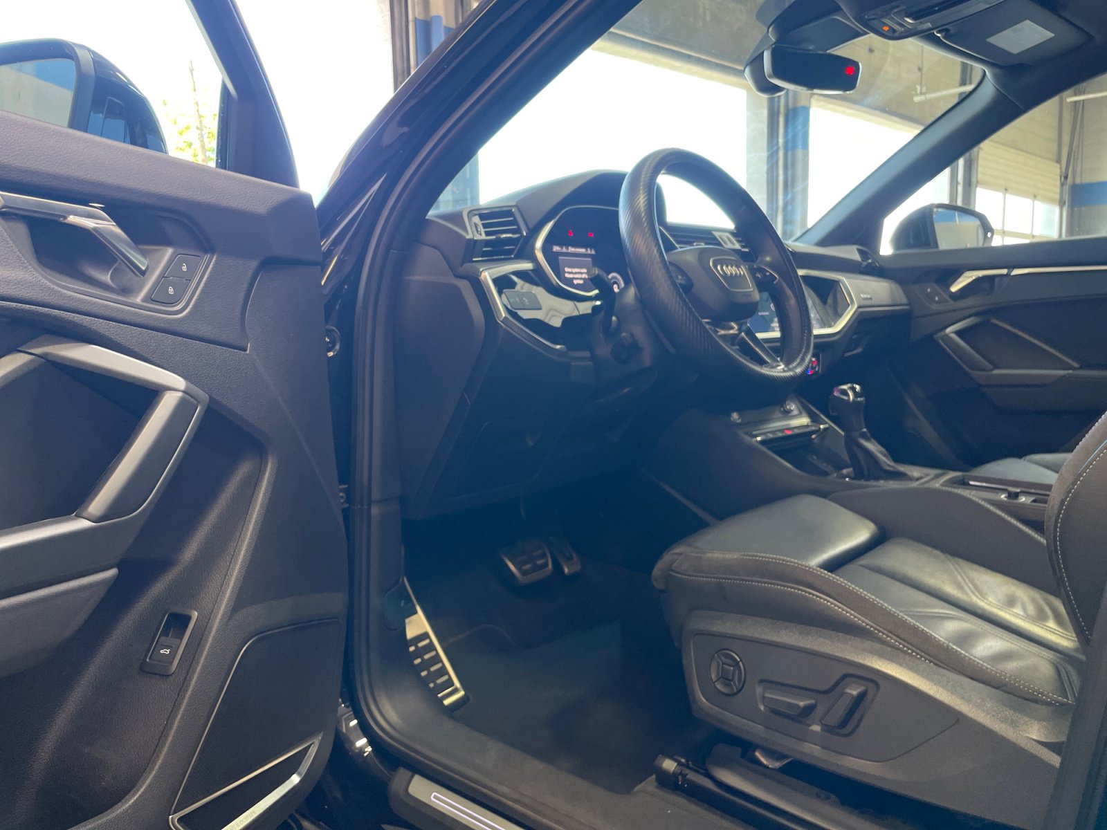 Used 2019 Audi Q3 2.0T Premium Plus w/ Premium Plus Package AWD/4WD image 24