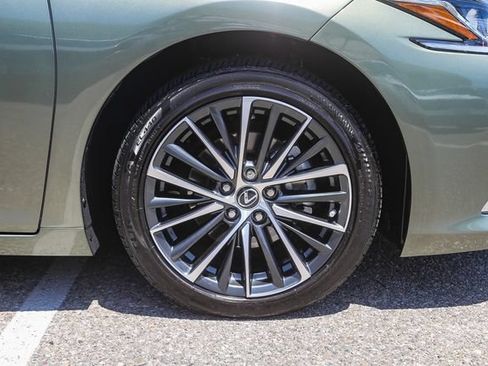 Used 2025 Lexus ES 350 w/ Premium Package FWD image 13
