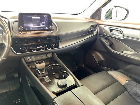 Certified 2023 Nissan Rogue SV w/ SV Premium Package image 20