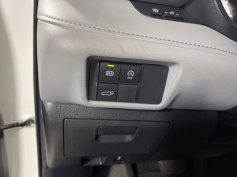 Certified 2023 Toyota Highlander LE image 29