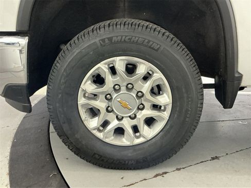 Used 2024 Chevrolet Silverado 2500 LT image 20