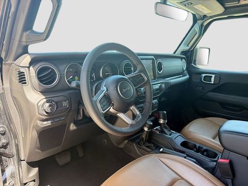 Used 2023 Jeep Wrangler Unlimited Sahara AWD/4WD image 25