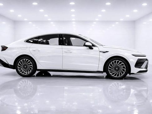 Used 2025 Hyundai Sonata SEL FWD image 6