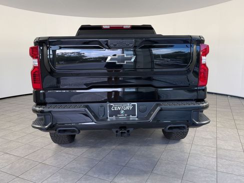 Used 2026 Chevrolet Silverado 1500 Custom Trail Boss w/ Midnight Edition AWD/4WD image 10
