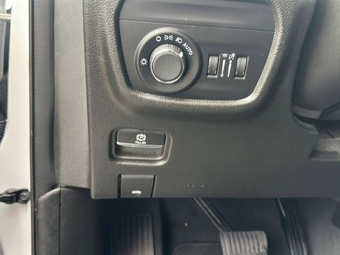 Used 2024 Jeep Grand Cherokee L Laredo AWD/4WD image 11