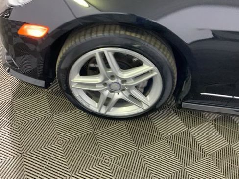 Used 2011 Mercedes-Benz E 550 4MATIC Sedan image 42