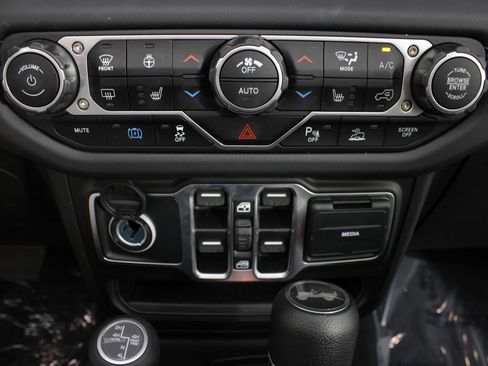 Used 2025 Jeep Wrangler Unlimited Sahara w/ Safety Group AWD/4WD image 6
