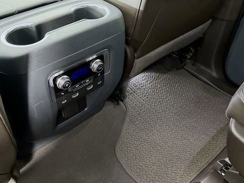 Certified 2024 GMC Yukon Denali image 26