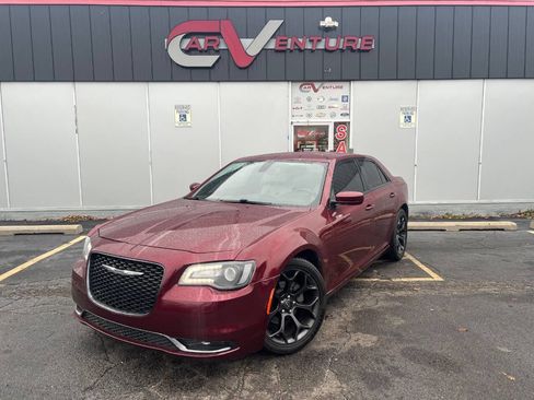 Used 2019 Chrysler 300 S image 1