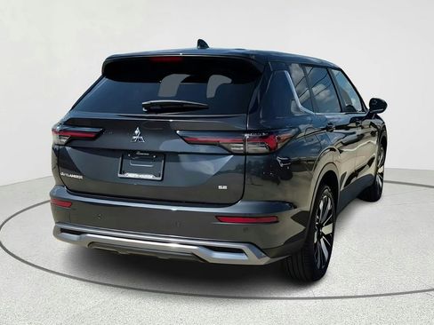 New 2025 Mitsubishi Outlander SE image 6