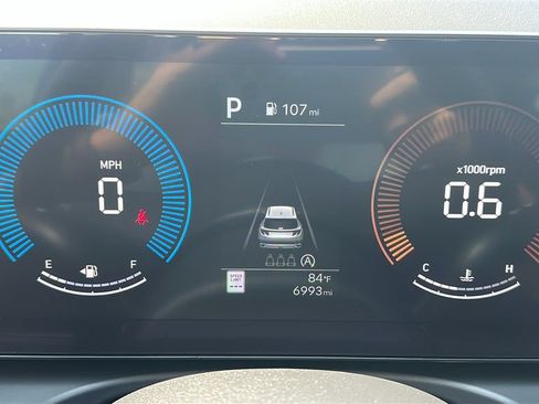 Used 2026 Hyundai Tucson SE FWD image 2
