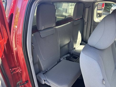 Used 2015 Toyota Tacoma 2WD Access Cab image 13