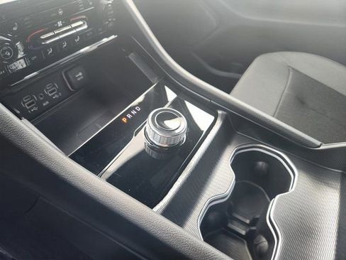 New 2025 Jeep Grand Cherokee Laredo w/ Luxury Tech Group I AWD/4WD image 18