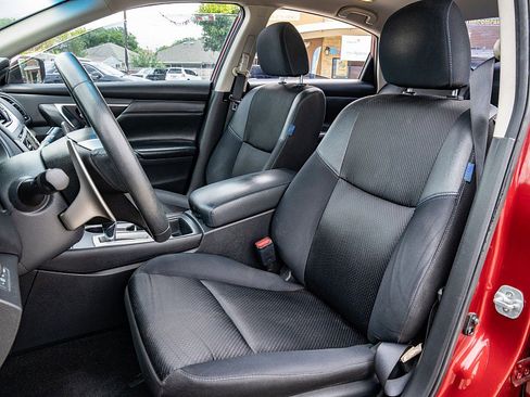 Used 2016 Nissan Altima 2.5 SR FWD image 14