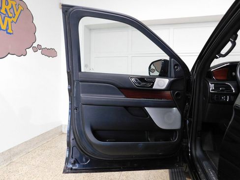 Used 2024 Lincoln Navigator Reserve w/ Equipment Group 201A image 25