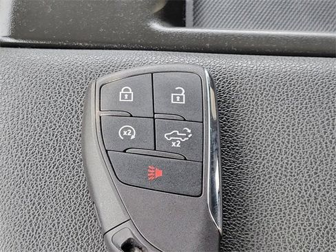 Used 2023 Chevrolet Silverado 1500 LT image 9