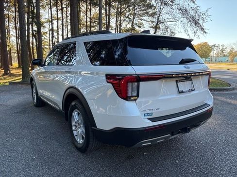 Used 2025 Ford Explorer Active w/ Active Comfort Package image 6