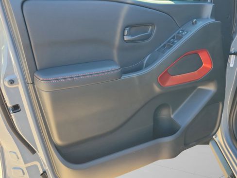 New 2026 Nissan Frontier PRO-4X w/ Pro-4x Convenience Package image 18