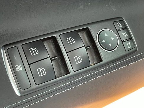 Used 2020 Tesla Model S Long Range Plus image 14