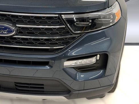 Used 2023 Ford Explorer XLT w/ Equipment Group 202A AWD/4WD image 8