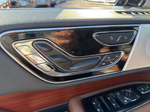 Used 2022 Lincoln Navigator Reserve image 22