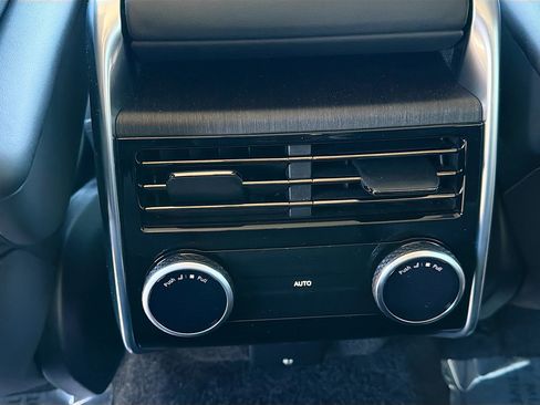 Used 2024 Land Rover Range Rover Autobiography image 20