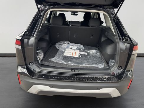 New 2026 Volkswagen Tiguan S FWD image 6