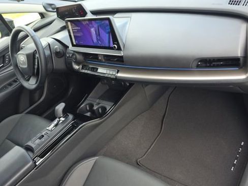 Used 2024 Toyota Prius Limited w/ Limited Premium Package FWD image 27