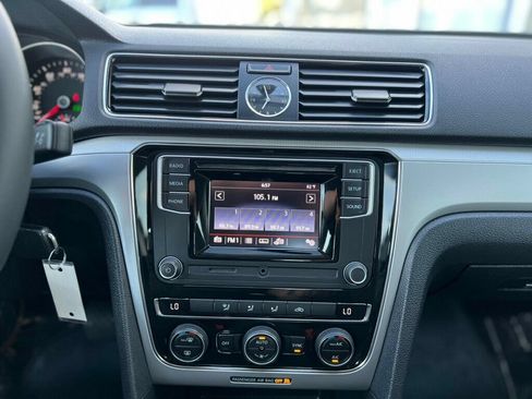 Used 2017 Volkswagen Passat 1.8T S FWD image 18