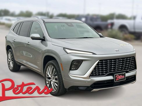 Used 2025 Buick Enclave Avenir w/ Super Cruise Package FWD image 1