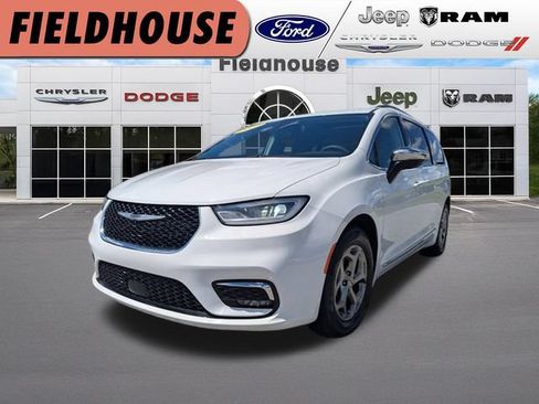 Used 2023 Chrysler Pacifica Limited FWD image 1