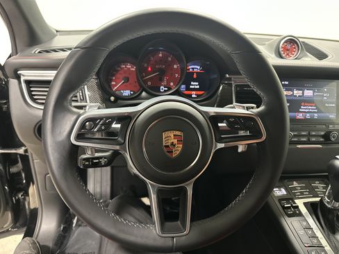 Used 2018 Porsche Macan GTS AWD/4WD image 18