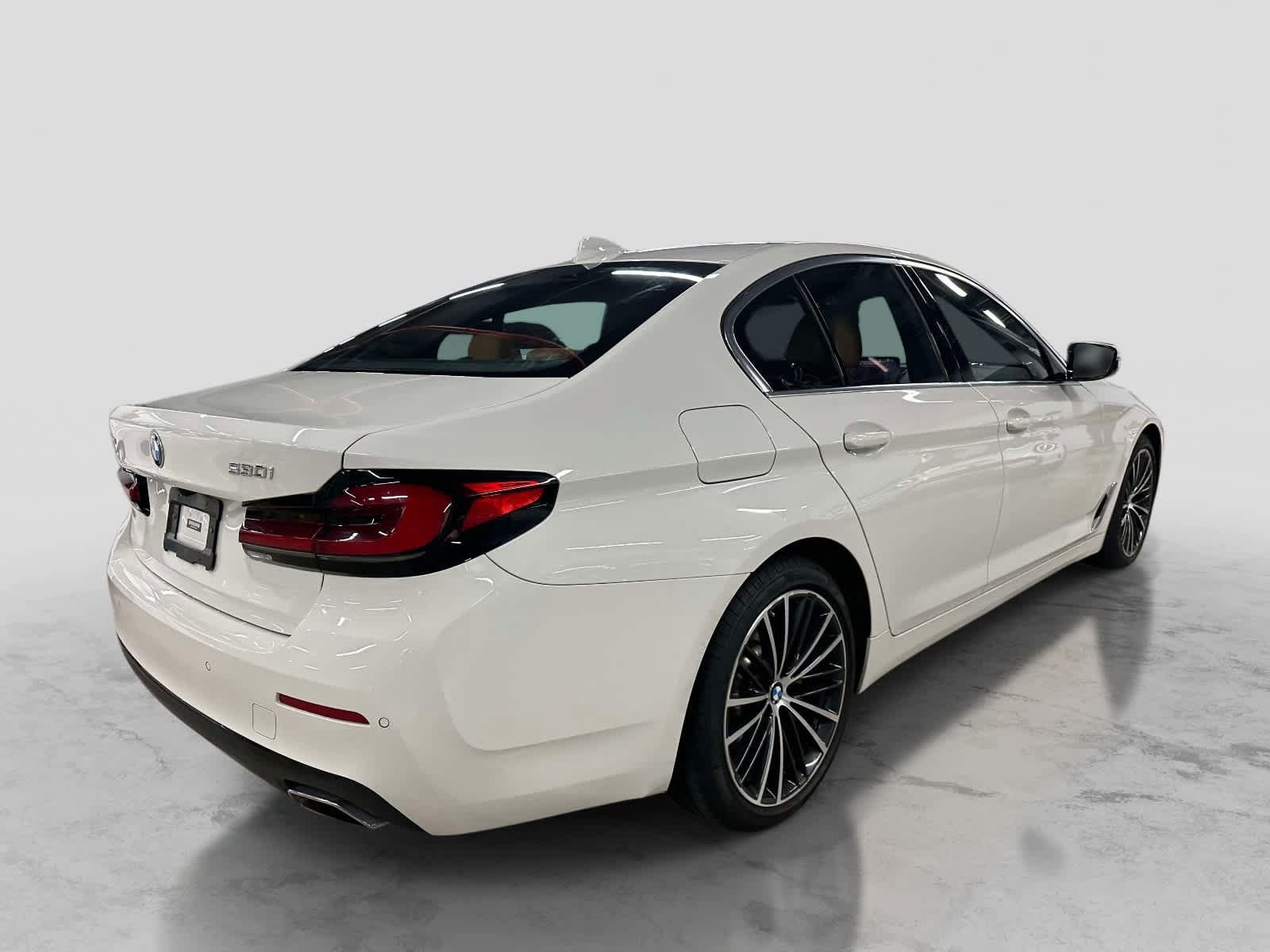 Used 2023 BMW 530i xDrive w/ Convenience Package AWD/4WD image 5