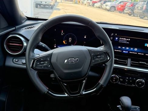Certified 2025 Chevrolet Trax RS w/ Driver Confidence Package FWD image 18