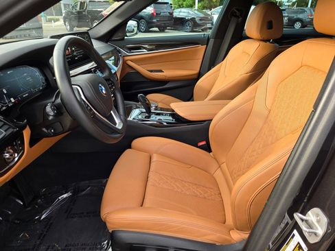 Used 2023 BMW 530e w/ Premium Package RWD image 20