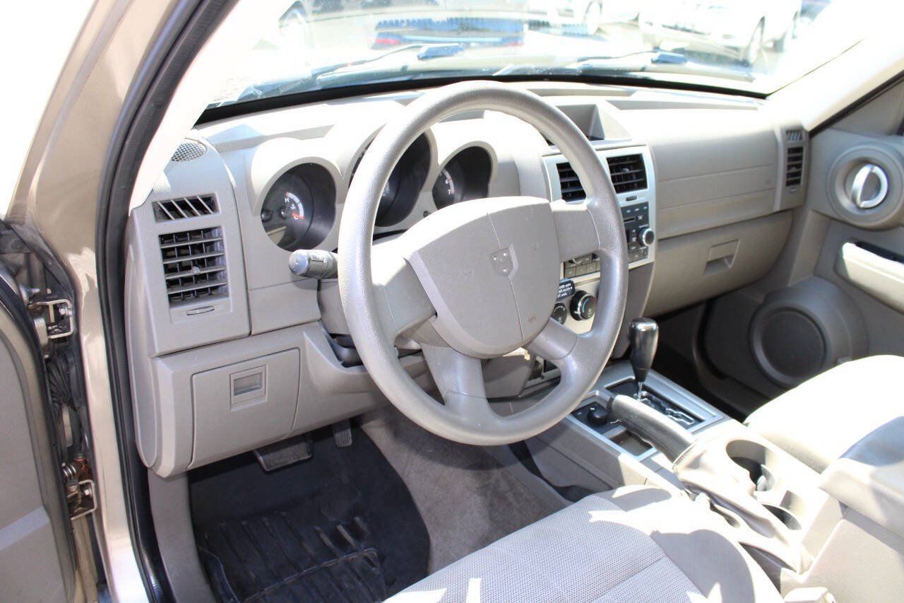 Used 2007 Dodge Nitro SXT AWD/4WD image 13