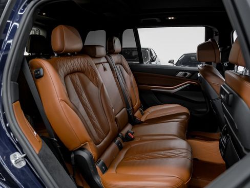 Used 2022 BMW X7 M50i w/ Executive Package image 39