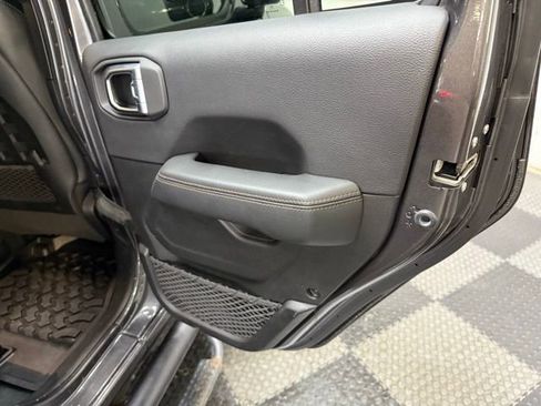 Used 2022 Jeep Wrangler Unlimited Rubicon w/ Trailer Tow Package image 44