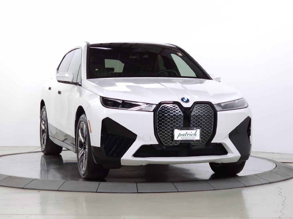 Used 2024 BMW iX xDrive50 w/ Sport Package AWD/4WD image 1