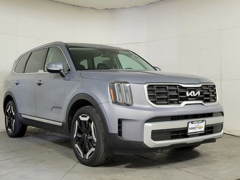 Used 2025 Kia Telluride S image 11