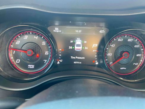 Used 2019 Dodge Charger SXT w/ Blacktop Package image 9