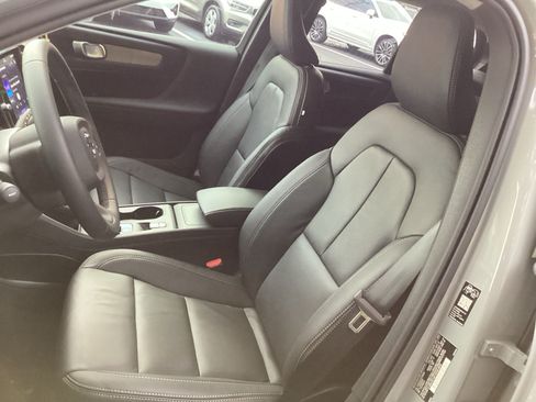 Certified 2026 Volvo XC40 B4 Core FWD image 15