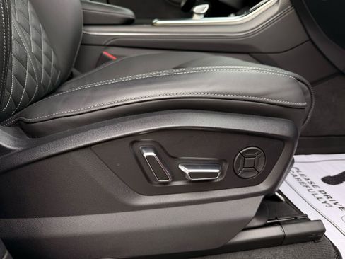 Used 2024 Audi SQ8 Premium Plus image 20