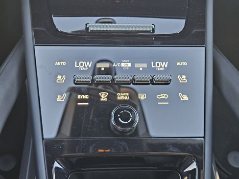 Certified 2025 Porsche Cayenne S image 19