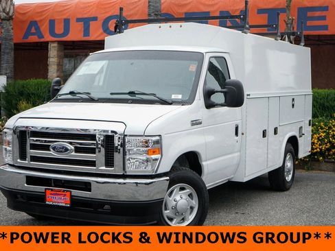 Used 2024 Ford E-350 and Econoline 350 Super Duty w/ Power Windows & Locks Group image 4