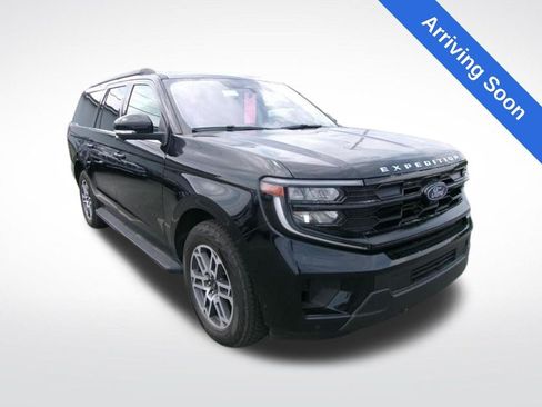 Used 2025 Ford Expedition Max Active AWD/4WD image 1